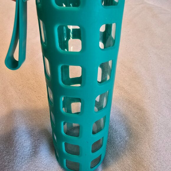 Ello Syndicate Glass Water Bottle Green 20-ounce Reusable Drink Flip Top Lid GUC - Picture 3 of 12